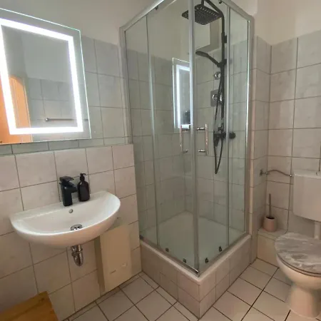 Suitable Living - Luxury Apartment With Balcony And Fast Wifi Apartment