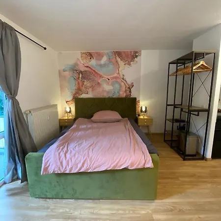 Suitable Living - Luxury Apartment With Balcony And Fast Wifi Apartment *