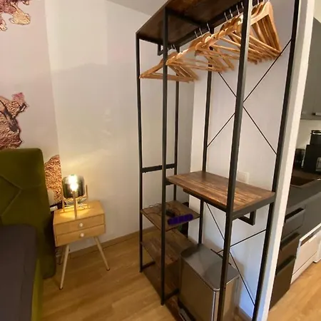 Suitable Living - Luxury Apartment With Balcony And Fast Wifi Apartment Essen