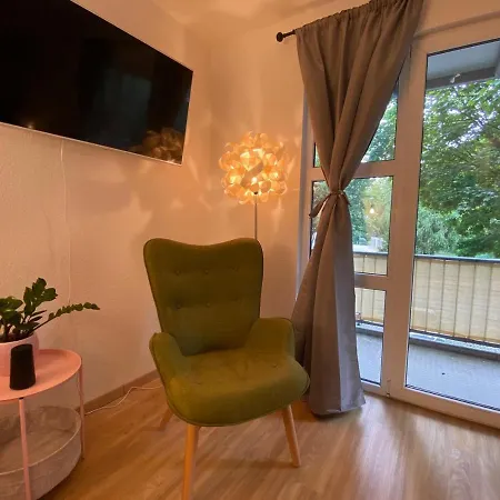 Suitable Living - Luxury Apartment With Balcony And Fast Wifi Apartment