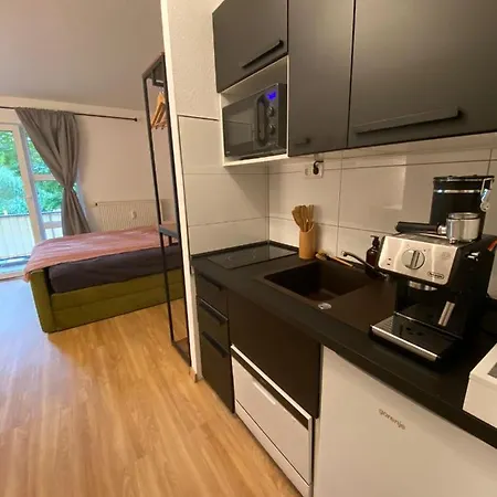 Suitable Living - Luxury Apartment With Balcony And Fast Wifi